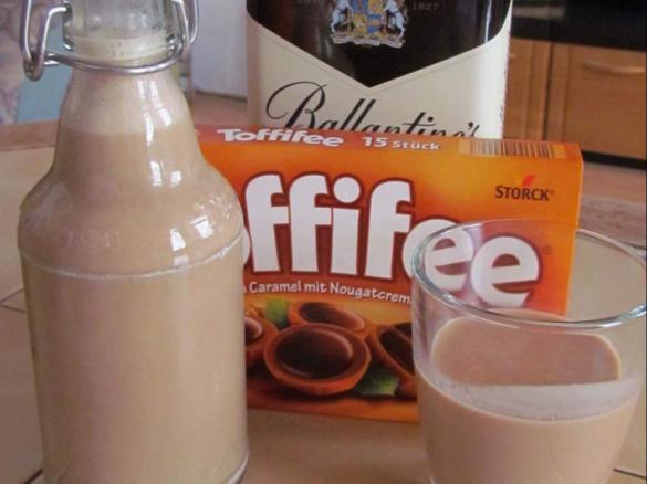 Friedhelms-Nuss-Likör