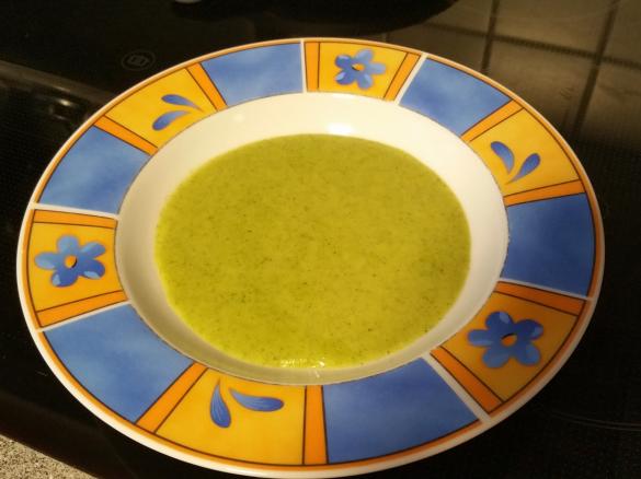 Schnelle Brokkolicremesuppe