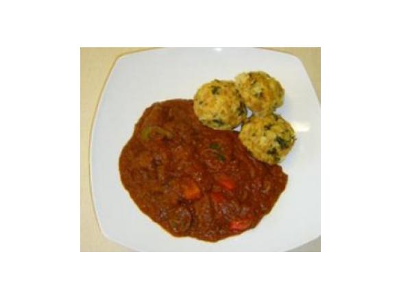 Variation von Ungarisches Paprikagulasch mit Pferdefleisch