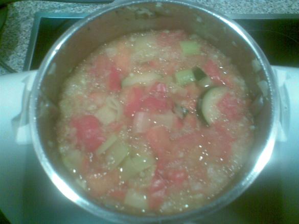 Bunte Gemüse-Nudelsuppe