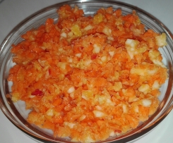 Möhrensalat mit Apfel und Orange