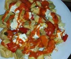 Torttelinie mit Feta und Mozarella aus dem Varoma mit Tomatensoße