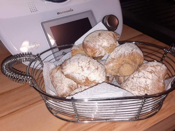 Bürli mit Roggenvollkorn