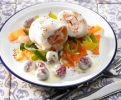 Fischrouladen mit Gemüse-Bandnudeln