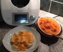 Speck-Zwiebel-Teigtaschen mit Tomatensauce und Möhren-Apfel-Salat (inkl. Speck-Zwiebel-Aufstrich)