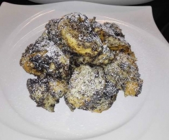 Überbackene Butterhörnchen mit Mohn (Mákos -Guba )