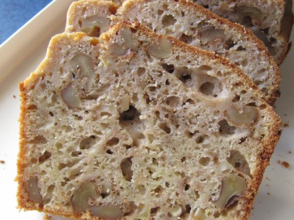 Fluffiges Bananenbrot mit Walnüssen