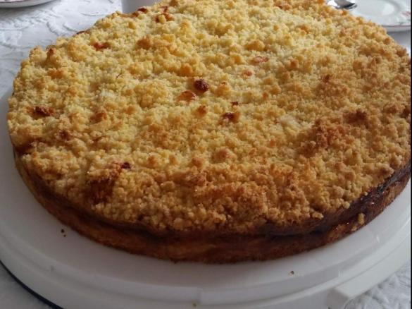 Rahm-Apfelkuchen mit Butterstreusel