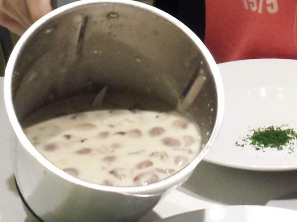 Champignoncremesuppe braun, extra sämig, mit Schalotte