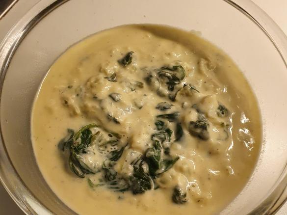 Variation Spinatsauce mit Hirtenkäse Low Carb