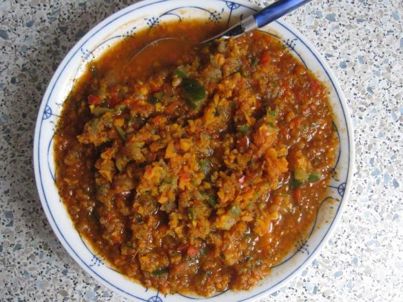 Schnelle, pikante Gemüsesauce zu Reis, Brot o.ä., vegan, ohne Fett