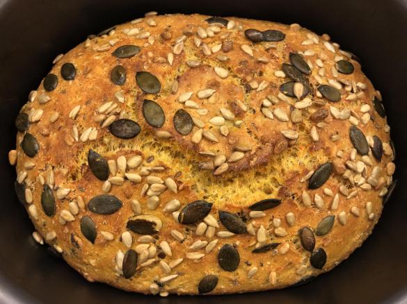 Saftiges Dinkel-Karotten-Brot