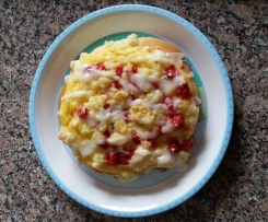 Johannisbeer-Streuseltaler mit Vanillecreme