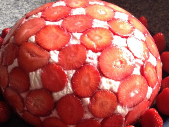 Erdbeer-Kuppel-Torte 