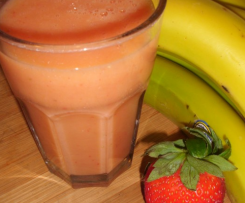 Erdbeere-Banane-Birne-Apfel-Smoothie