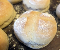Sonntags-hab-ich-eigentlich-keine-Lust-zu-backen-Brötchen