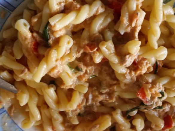 feurig-cremige Thunfisch Sauce zu Nudeln