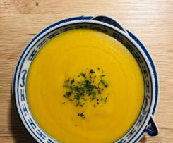 Rote Linsen-Orangen-Suppe