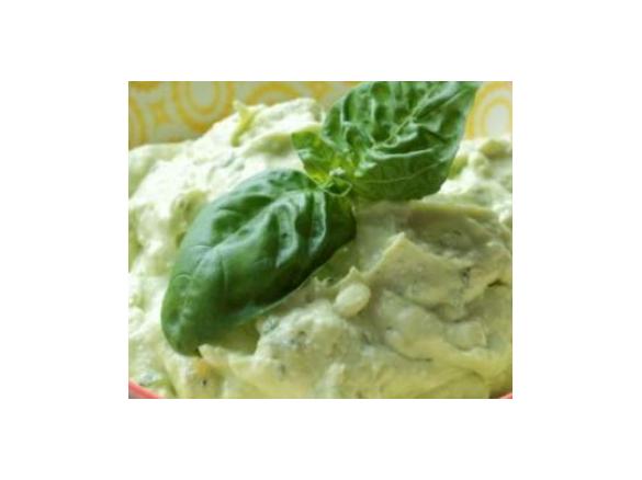 Frischkäseaufstrich mit Basilikum und Pinienkernen