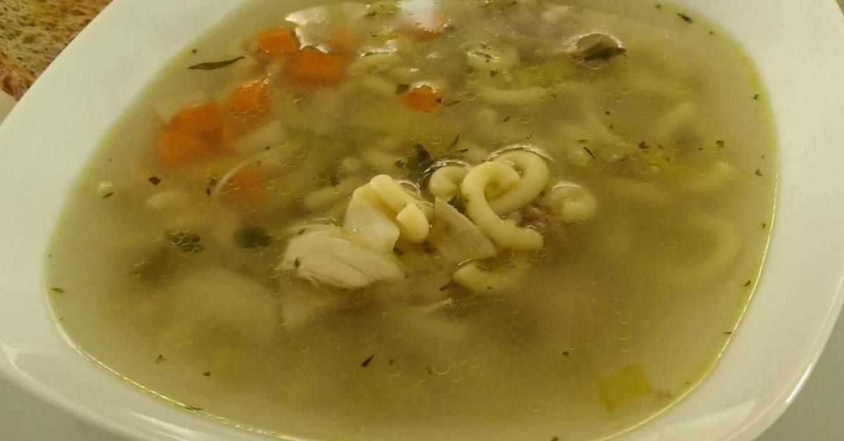 Klare Hühnersuppe mit Nudeln von . Ein Thermomix® Rezept aus der ... Klare Hühnersuppe mit Nudeln von . Ein Thermomix® Rezept aus der ...