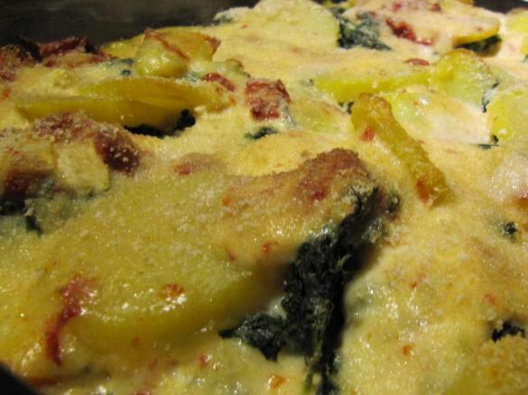 Spinat-Kartoffel-Gratin mit Gorgonzolasoße