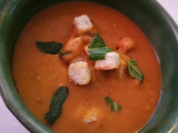 Orientalische Linsensuppe aus roten Linsen