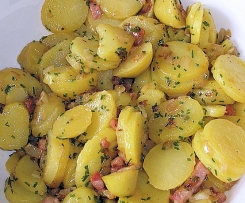 Wies'n Oktoberfest Kartoffelsalat mit Zwiebel-Speck-Dressing