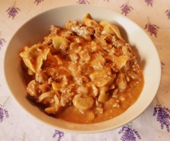 Saftige Tortellini mit Tomaten und Hackfleisch