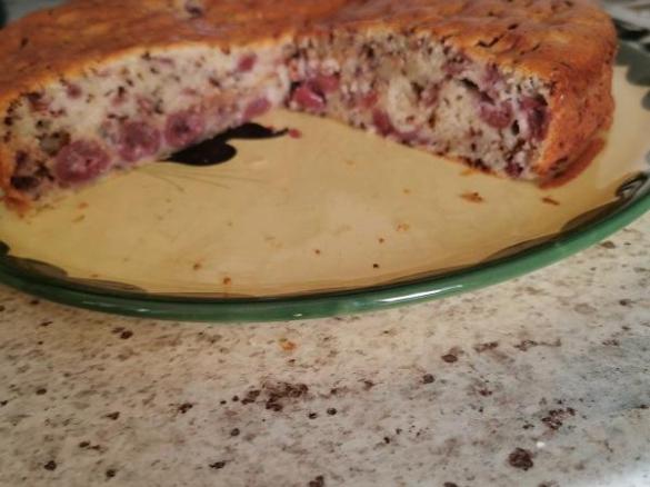 Saftiger Rührkuchen mit Kirschen