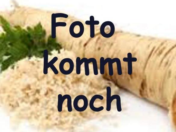 Meerrettichrahmsuppe mit Lachsstreifen und Dill