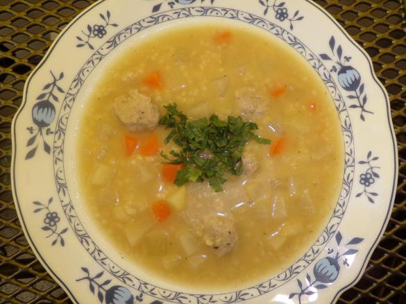  Kohlrabisuppe mit Gräupchen