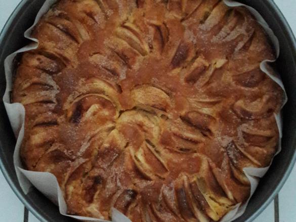 Obstkuchen mit zwei Böden