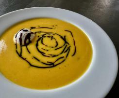 Herbstliche Kürbiscremesuppe