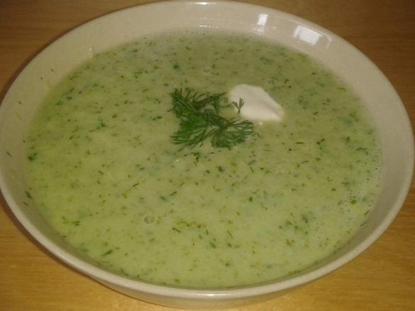 Kaltes Gurkensüppchen für heiße Tage