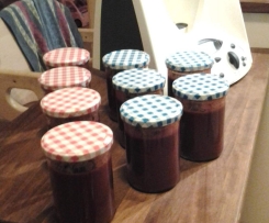 Erdbeermarmelade mit Schokolade und Chili