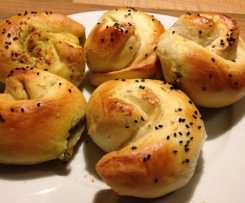 Schnecken mit Bärlauch-Schafskäsefüllung