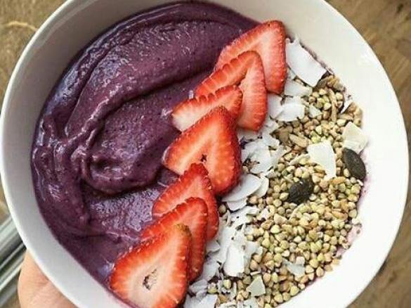 Smoothie Bowl mit Acai Superfood - Antioxidantien - Abnehmen - Vegan