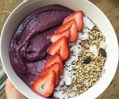 Smoothie Bowl mit Acai Superfood - Antioxidantien - Abnehmen - Vegan