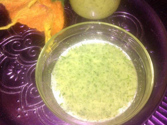 Orangen-Honig-Senf-Salatdressing