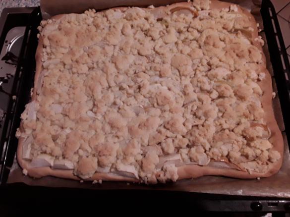 Apfelkuchen mit Hefeteig