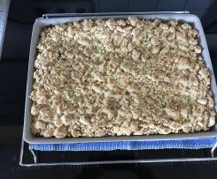 Streuselkuchen mit Hefeteig