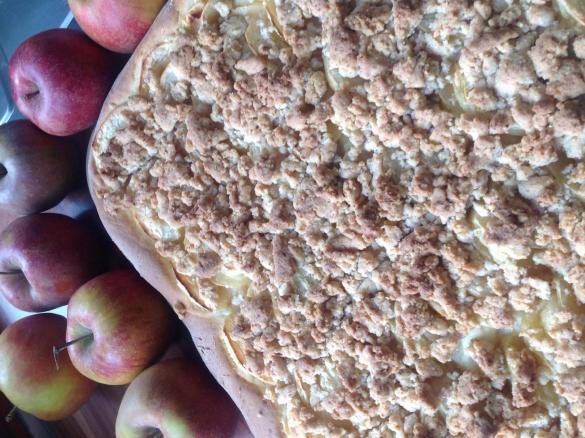 Apfelkuchen a la Tante Dora mit Butter-Mandelstreusel