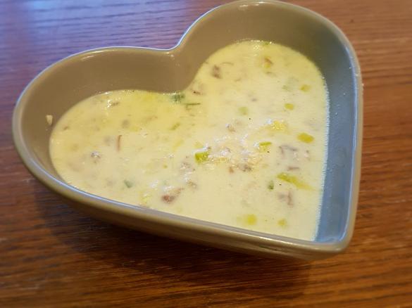 Leichte Geflügelhacksuppe