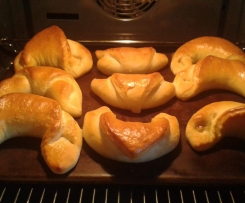 Hörnchen gefüllt mit Quittenmarmelade