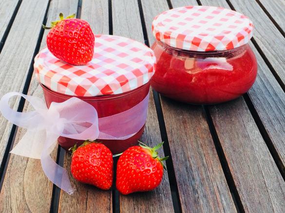 Marmelade mit pflanzlichem Geliermittel ohne Zucker