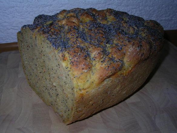 WW Weißbrot mit Mohn und Karotten