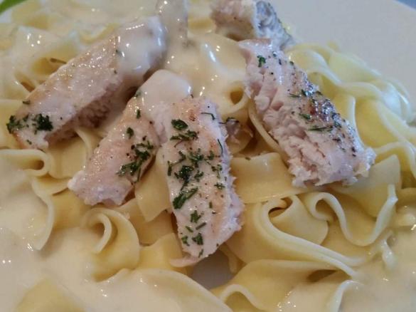 Zitronensauce zu Lachs und Bandnudeln 