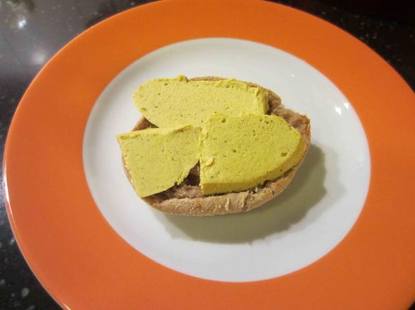 veganer Bärlauch Tofu Käse Aufstrich