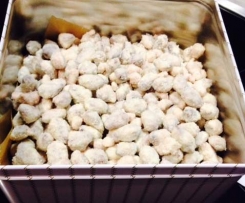 Gebrannte Mandeln mit weißer Schokolade und Kokos