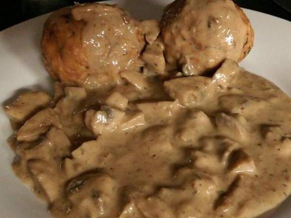 Rahmschwammerl mit Semmelknödel ... all in one